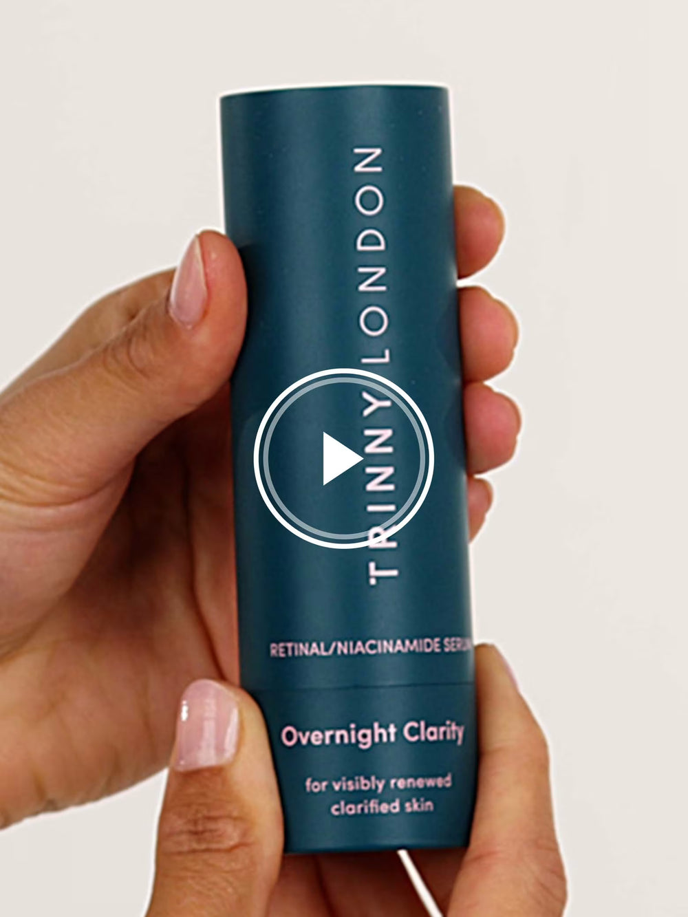 So benutzt du Overnight Clarity Retinal /Niacinamid Serum